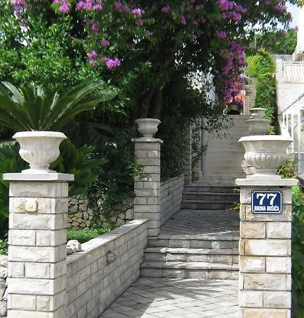 מליני Perun Guest House מראה חיצוני תמונה