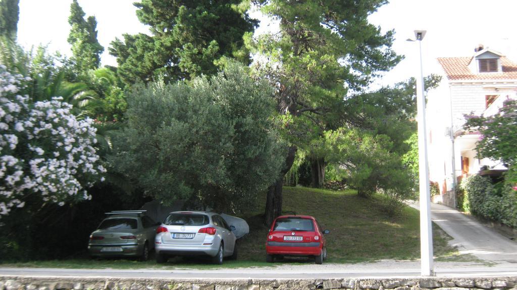 מליני Perun Guest House מראה חיצוני תמונה